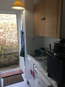 St Helier Bedsitter with own Kitchen and Bathroom